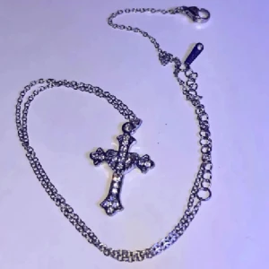 Y2k kors halsband - Handgjord halsband, bandet kan justeras från 40-45 cm💞