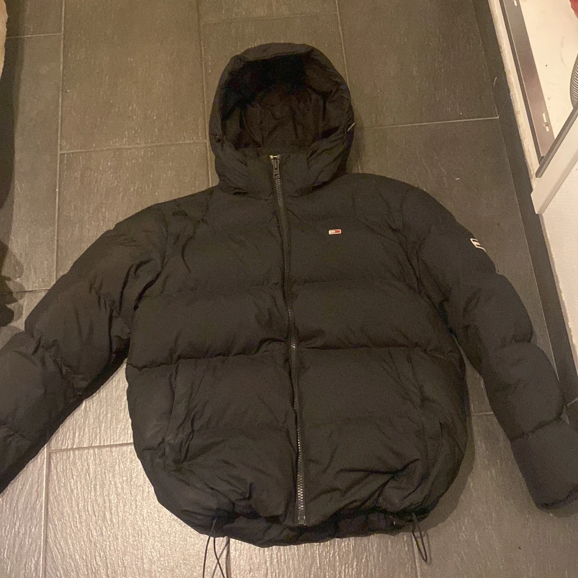 Svart pufferjacka från Tommy Jeans