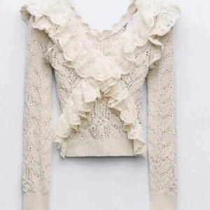 Virkad Zara topp - Supersöt topp från Zara, använd cirka 3 gånger och inga täcken på användning💗💗