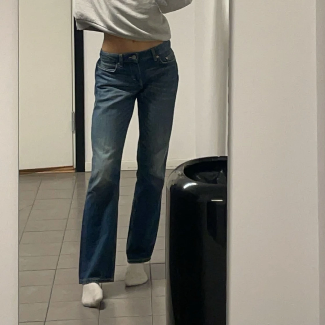 Weekday arrow low straight jeans mine blue - 90