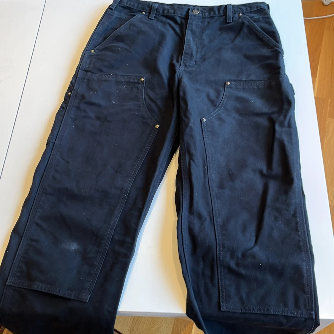 Svarta arbetsbyxor från Carhartt