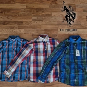 3 Par US Polo Skjortor - Rensar min garderob så säljer 3 oanvända stilrena US Polo skjortor (Storlekarna finns med på bilden). Paketpris: 599:-, men om du väljer och ta en av skjortorna : 249:-