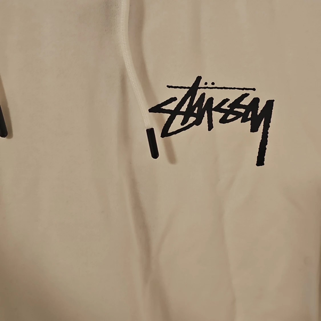 Vit hoodie från Stussy - 93