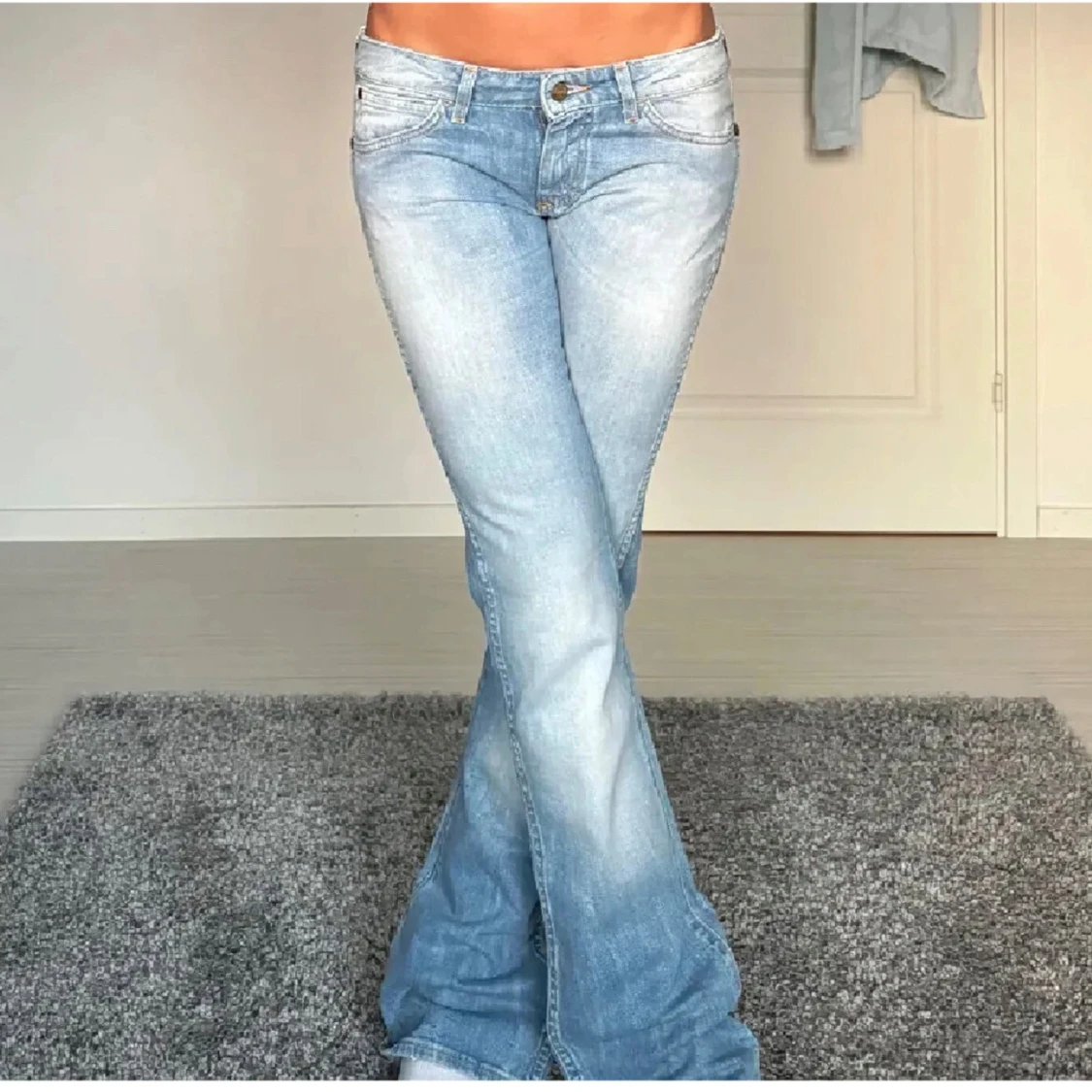 Blå bootcut jeans