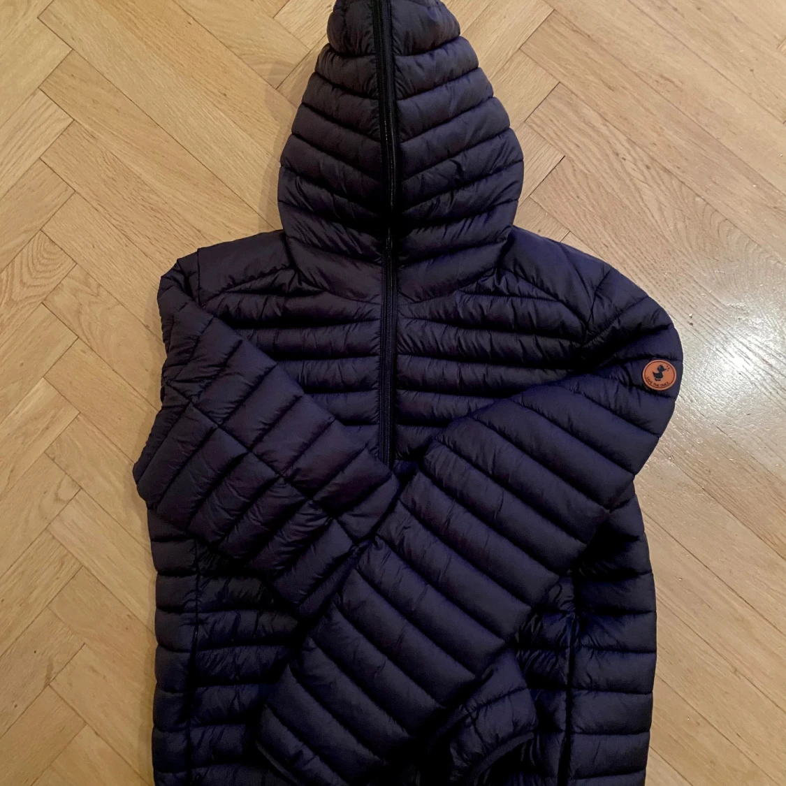 Svart dunjacka från Save The Duck - 90