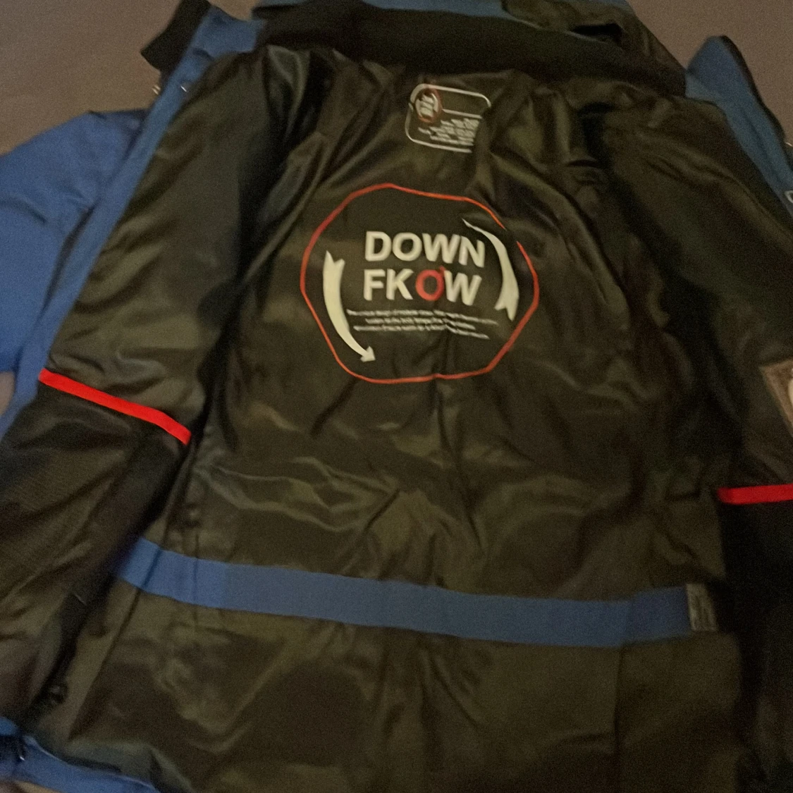 Blå dunjacka med huva - 92