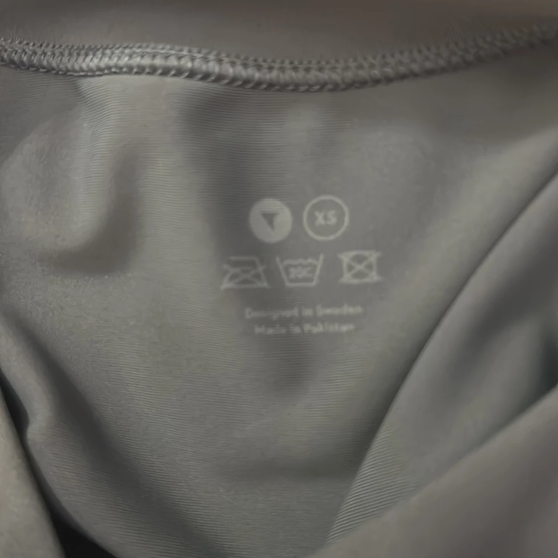 Grå croppad tröja från Aim'n - 91