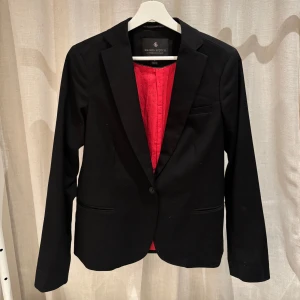 Kavaj - Kavaj från Maison Scotch. Passar storlek S