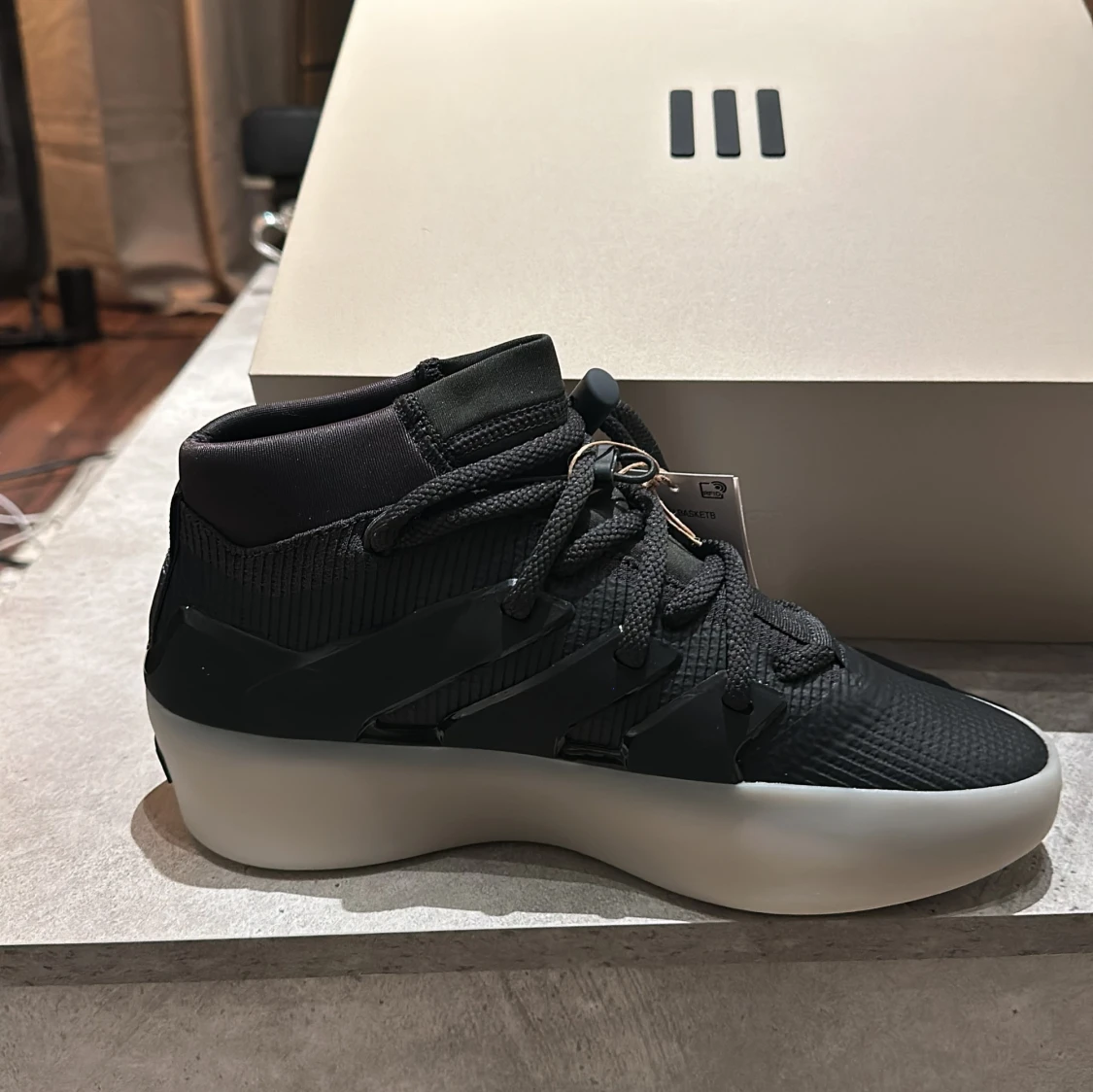 Fear Of God Athletics 1 Basketball Adidas skor - 90
