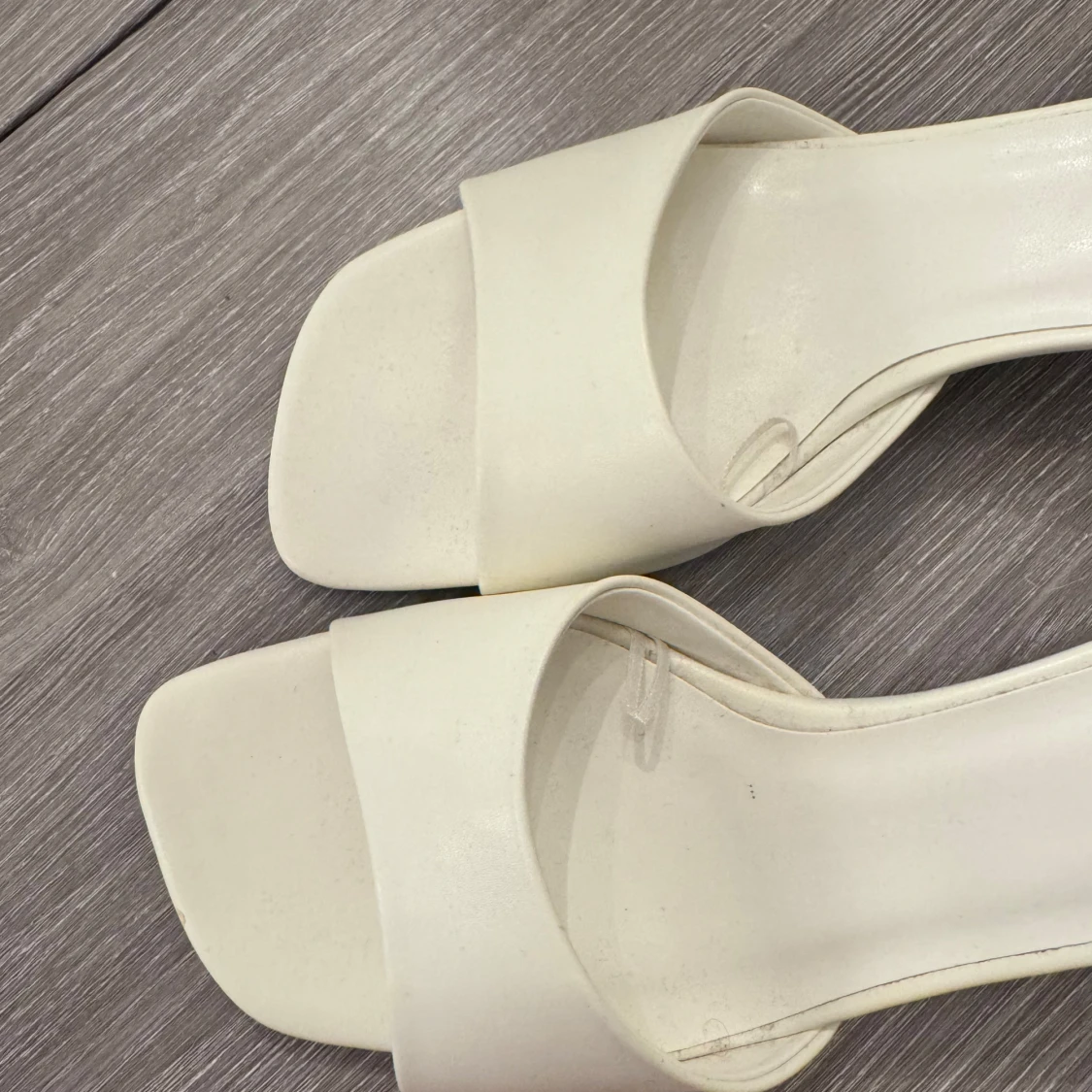 Vita sandaler från Zara - 91