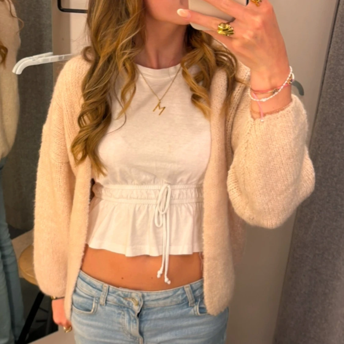 Vit t-shirt med knytning