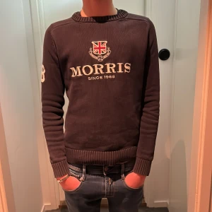 Svart tröja från Morris - Tja Säljer en svart tröja från Morris. Den är storlek XS och skick 7/10. Fast pris 250!