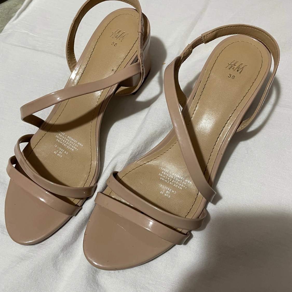 Beige sandaler från H&M