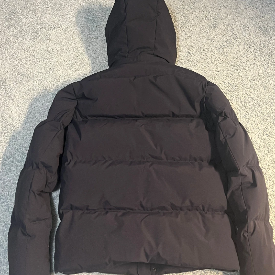 Marin blå pufferjacka från Les Deux - 90