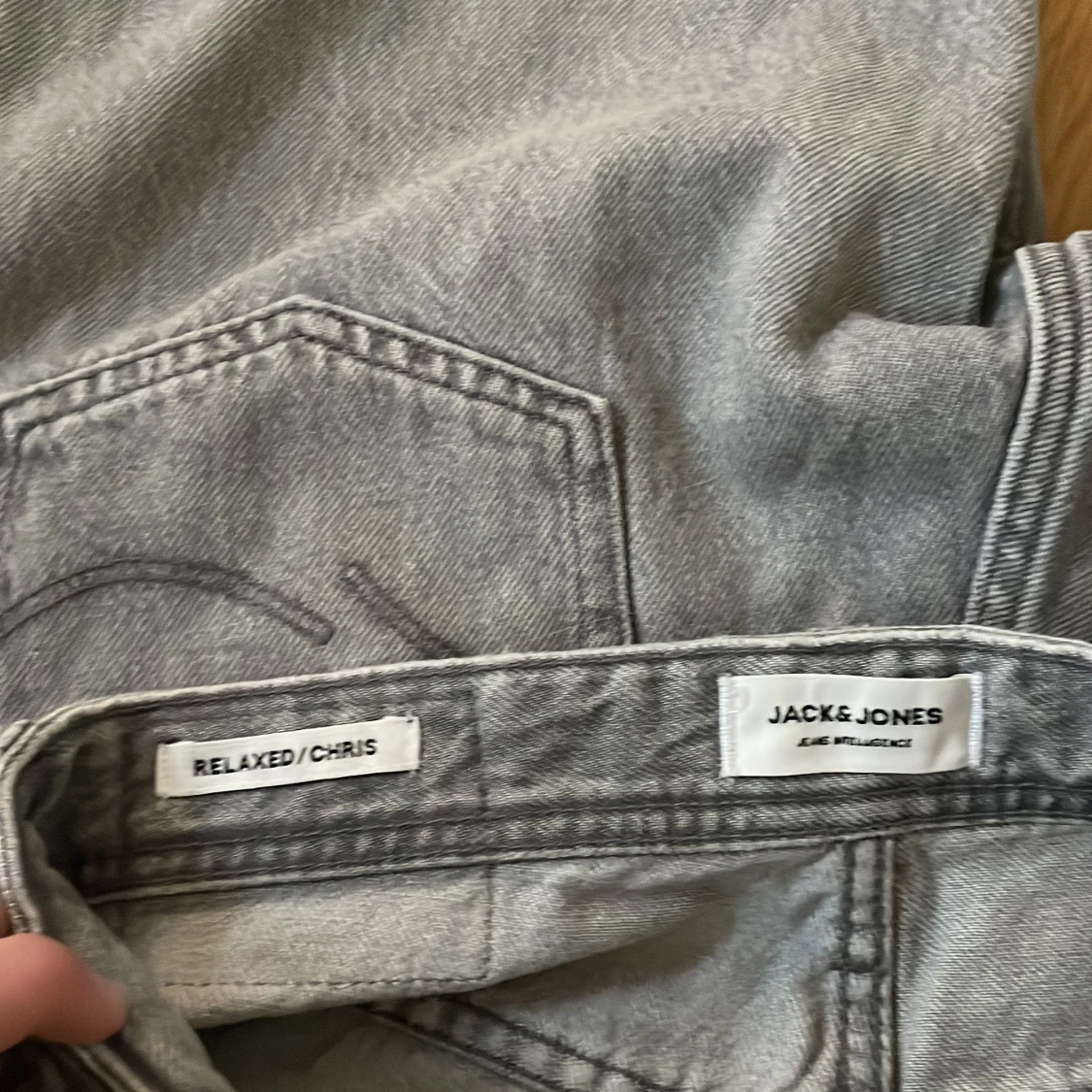 Grå jeans från Jack & Jones - 92