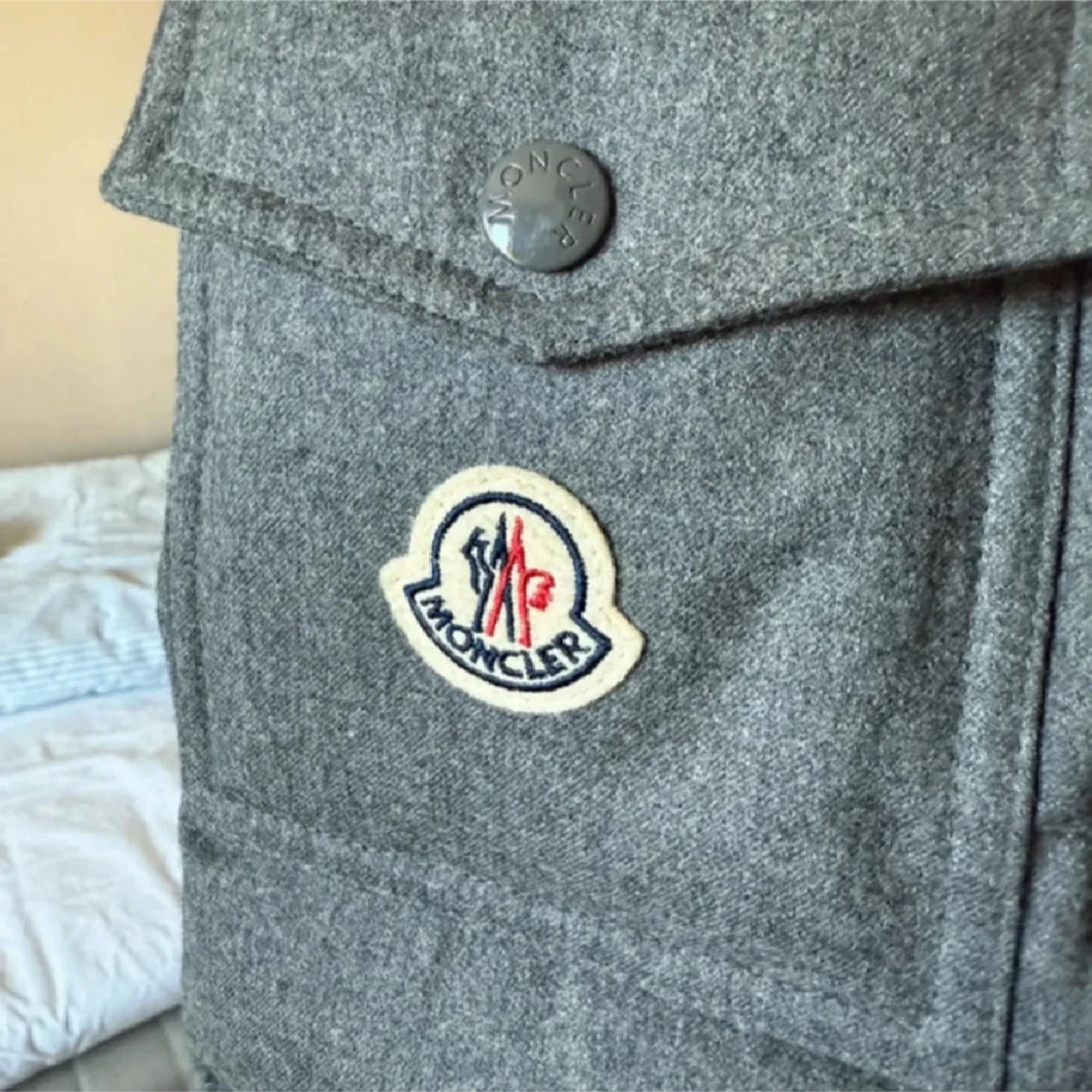 Grå dunjacka från Moncler - 91