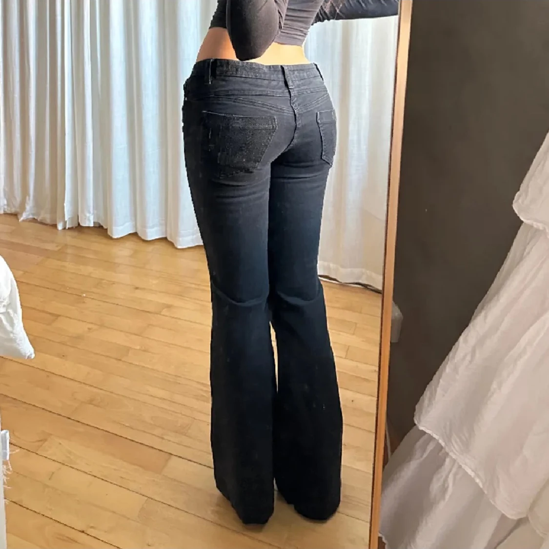 Svarta bootcut jeans lowwaist - 90