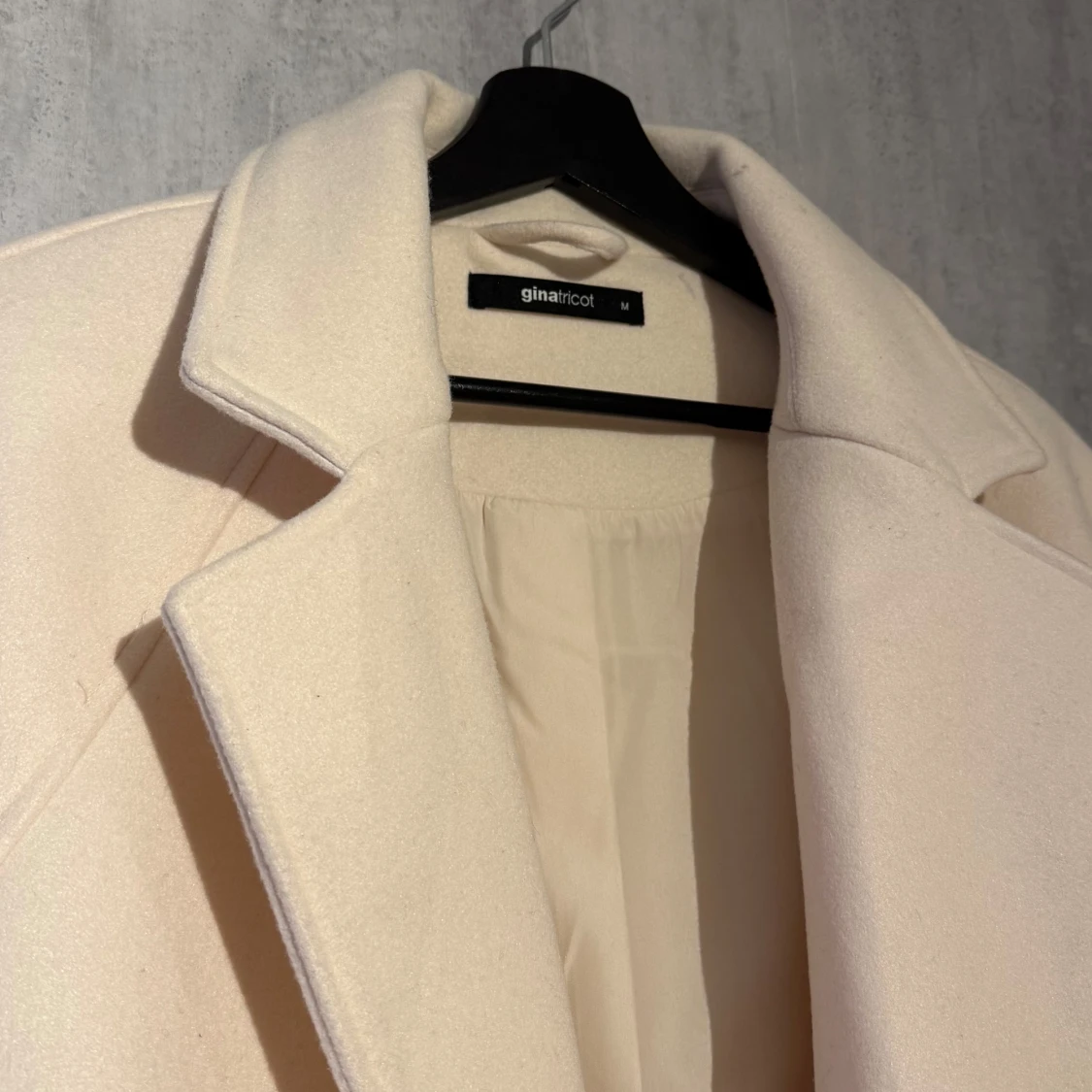 Beige kappa från Gina Tricot - 91