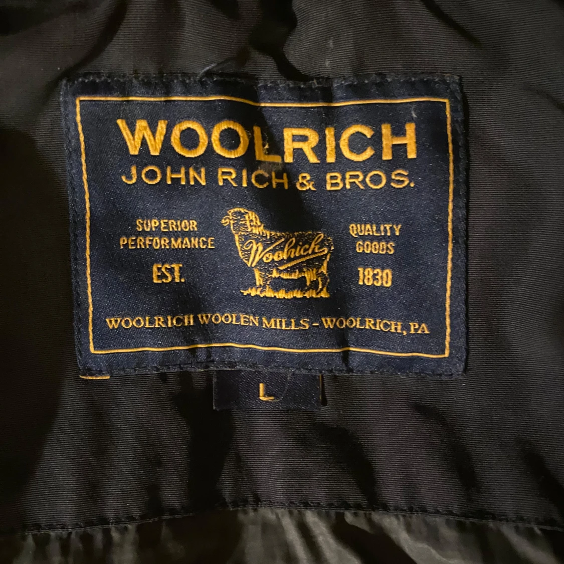Svart dunjacka från Woolrich - 92