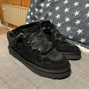 UGG lowmel - Ugg Lowmel med snören, size 42, used 3 times