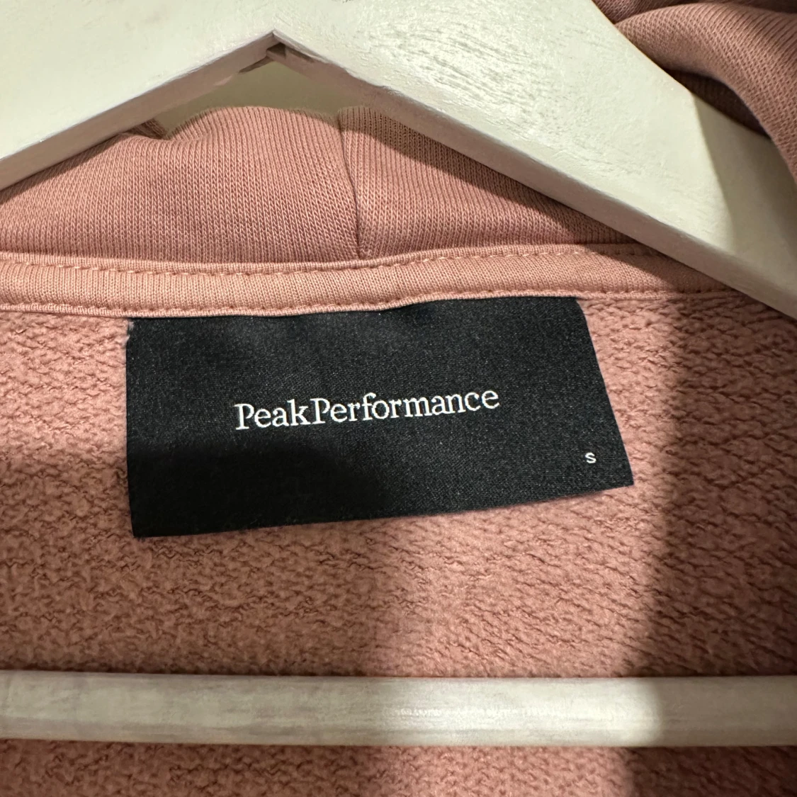 Rosa hoodie från Peak Performance - 91