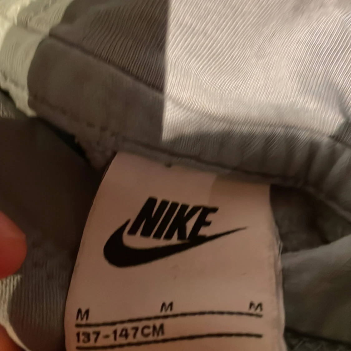 Grå hoodie från Nike - 91