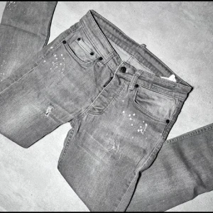 Dsquared2 Jeans - Dsquared2 Jeans | Helt okej skick | Storlek 44 vilket motsvarar ca W30