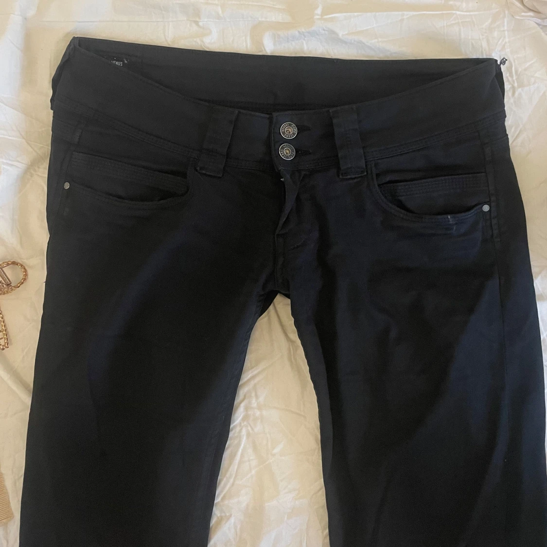 Svarta bootcut jeans - 90