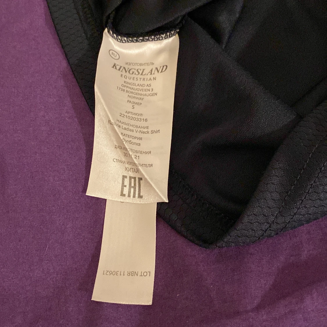 Svart t-shirt/ridtröja från Kingsland - 91