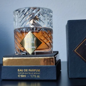 Kilian Angels Share EDP 50ml - Kilian Angels Share. EDP. 50ml. The perfume is new and comes with the box. Smells amazing and a longlasting scent for men. More info in PM