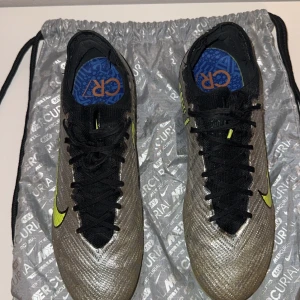 Fotbollskor  - Nike mercurial vapor 15 elite , bra skick och originalpåse medföljer , pris kan diskuteras 