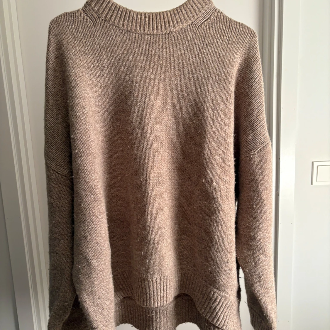 Beige stickad tröja - 90