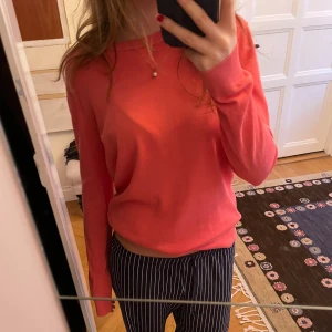 Korallfärgad tröja - Ascool tröja från arket i bomull🌺