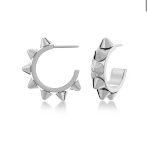 Edblad örhängen+trollsländsring - Säljer dessa örhängen+ring då de inte kommer till användning. Ringen är köpt här på Plick och har inga defekter. Örhängena är köpta för ca 1 år sedan hos Edblad ( nypris 399), finns inga defekter på örhängena. Säljer örhängena+ringen för 250kr! Hör av dig vid frågor.