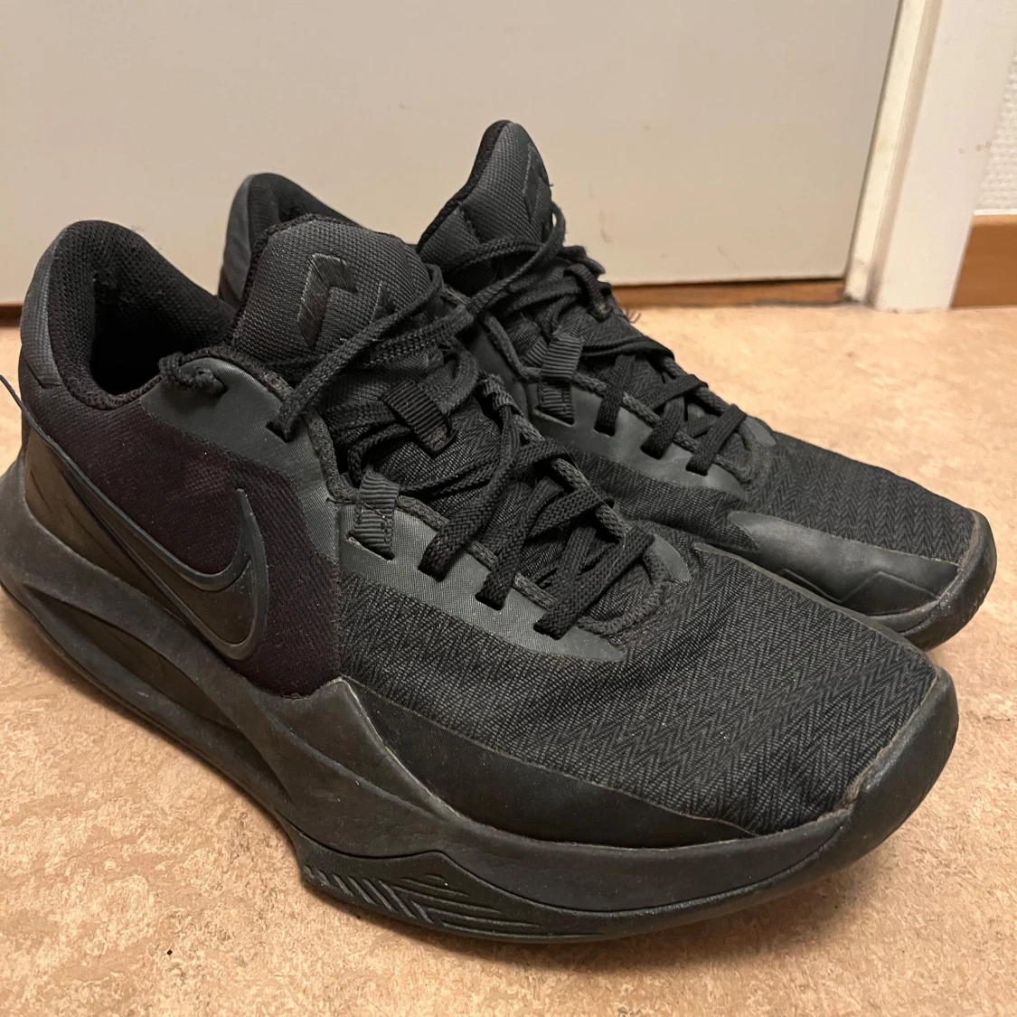 Svarta Nike sneakers