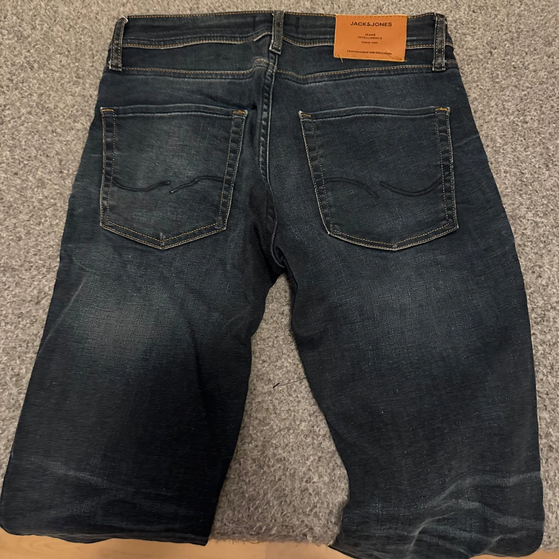 Mörkblå jeans från Jack & Jones - 90
