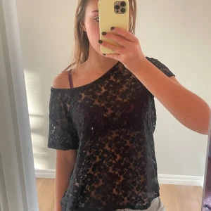 Svart spetsblus - Såå fin spetsblus! 