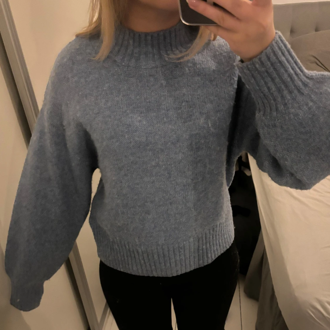 Blå stickad tröja - 91