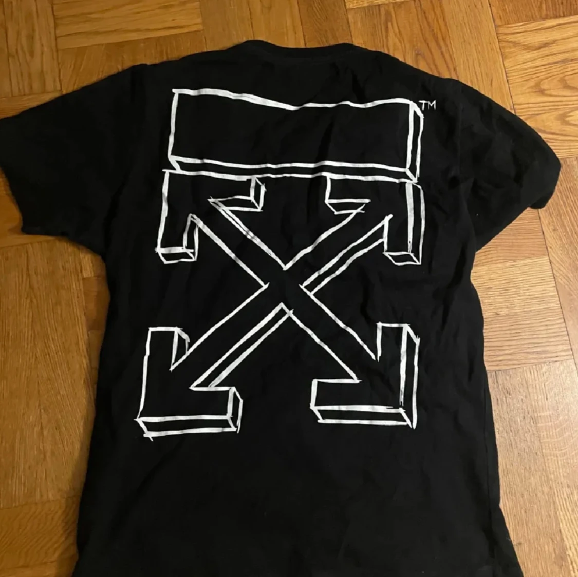 Svart t-shirt från Off-White - 1
