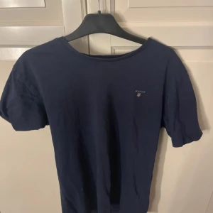 Gant T-shirt  - Inget är sönder allt är helt ok.