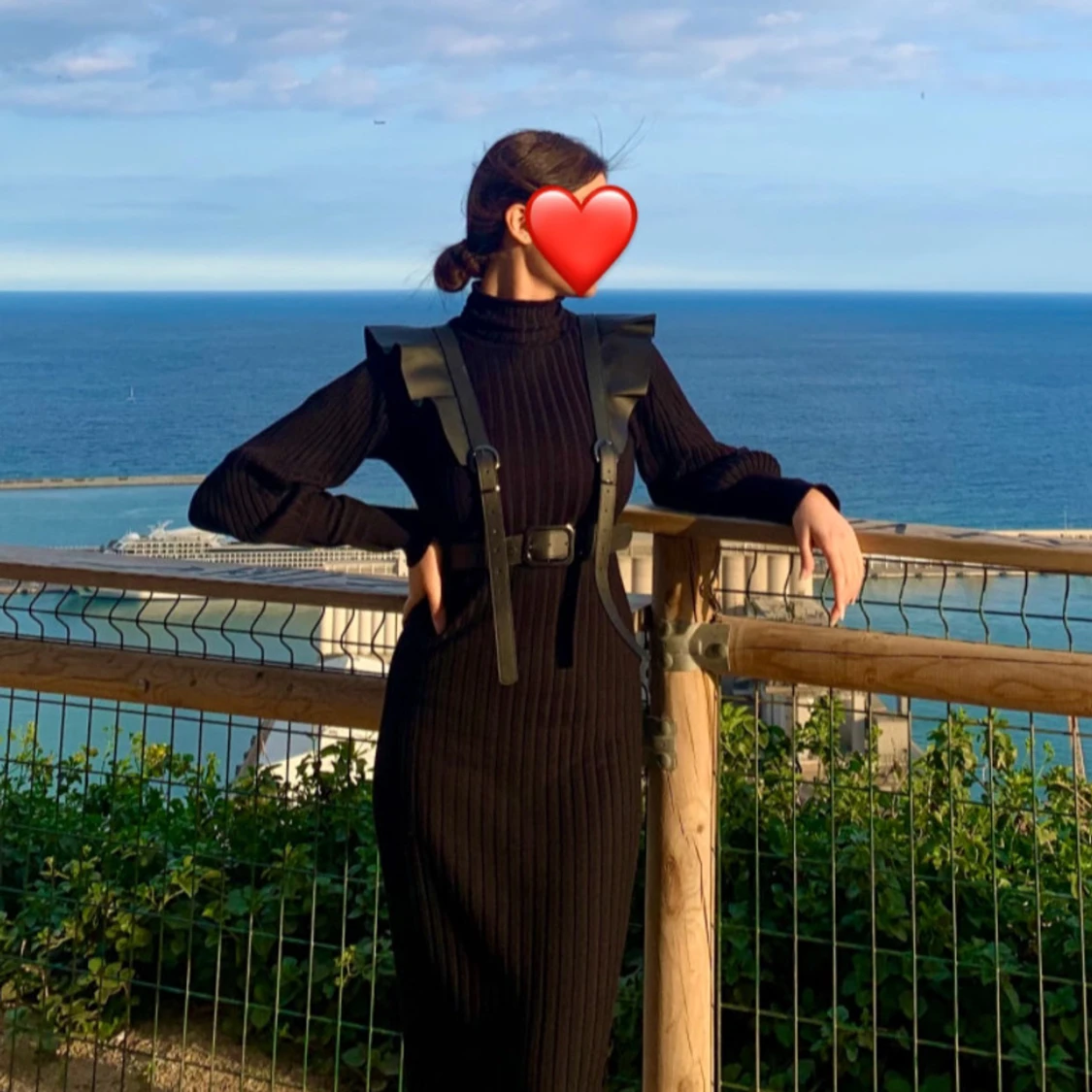 Svart ribbad långklänning - 1