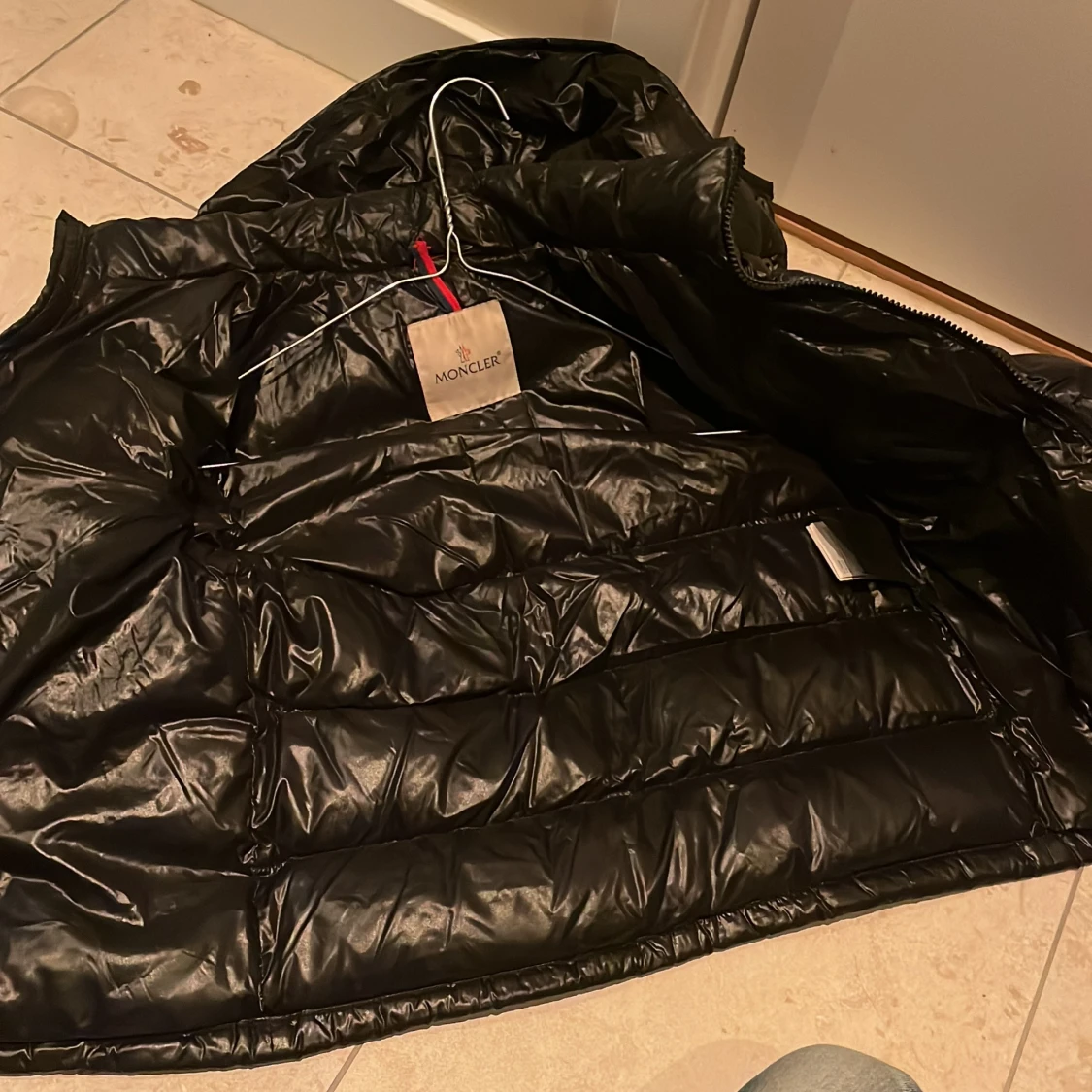 Svart dunjacka från Moncler - 4