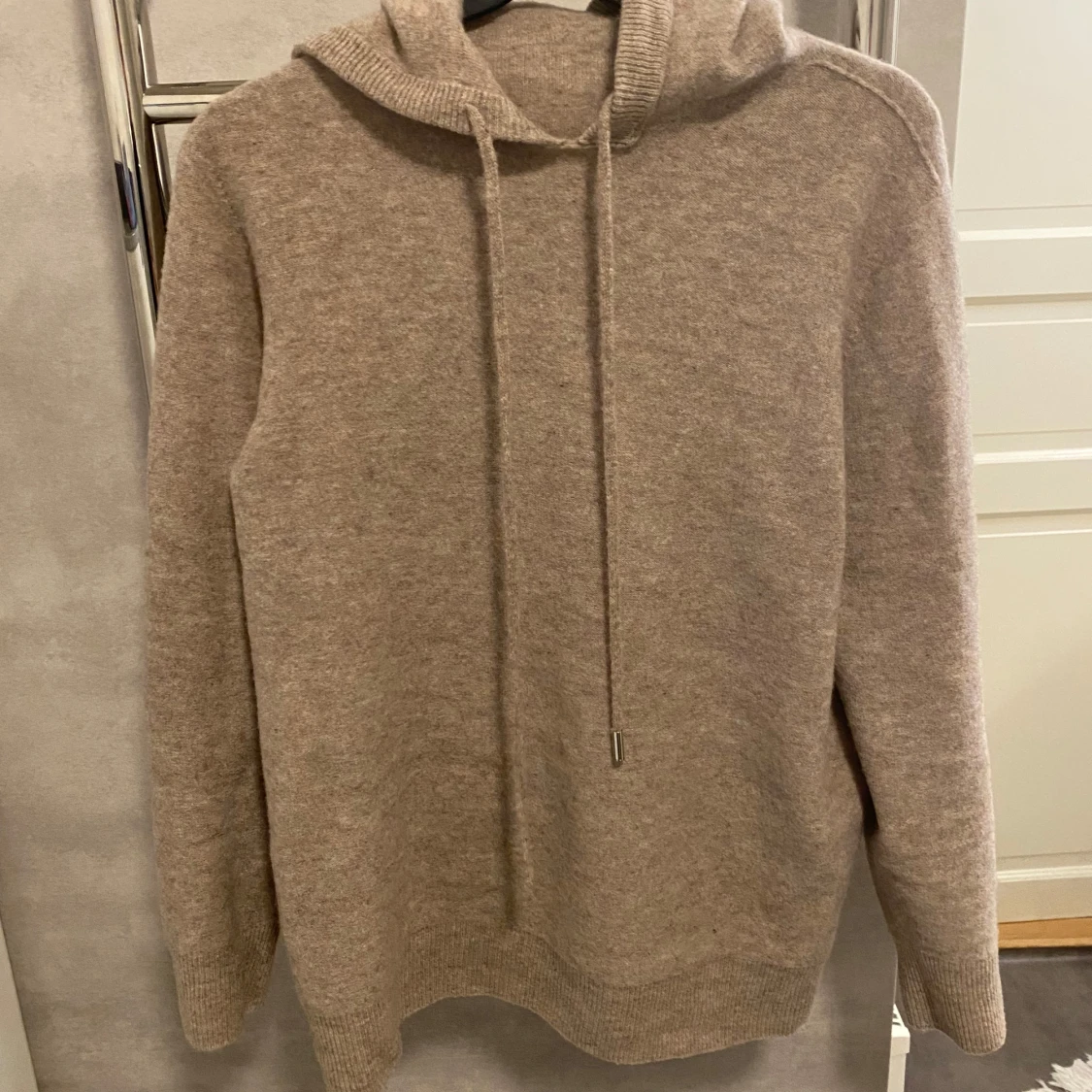 Beige hoodie i kashmir