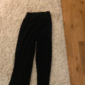 Kostymbyxor  - Bra skick, använda sällan.