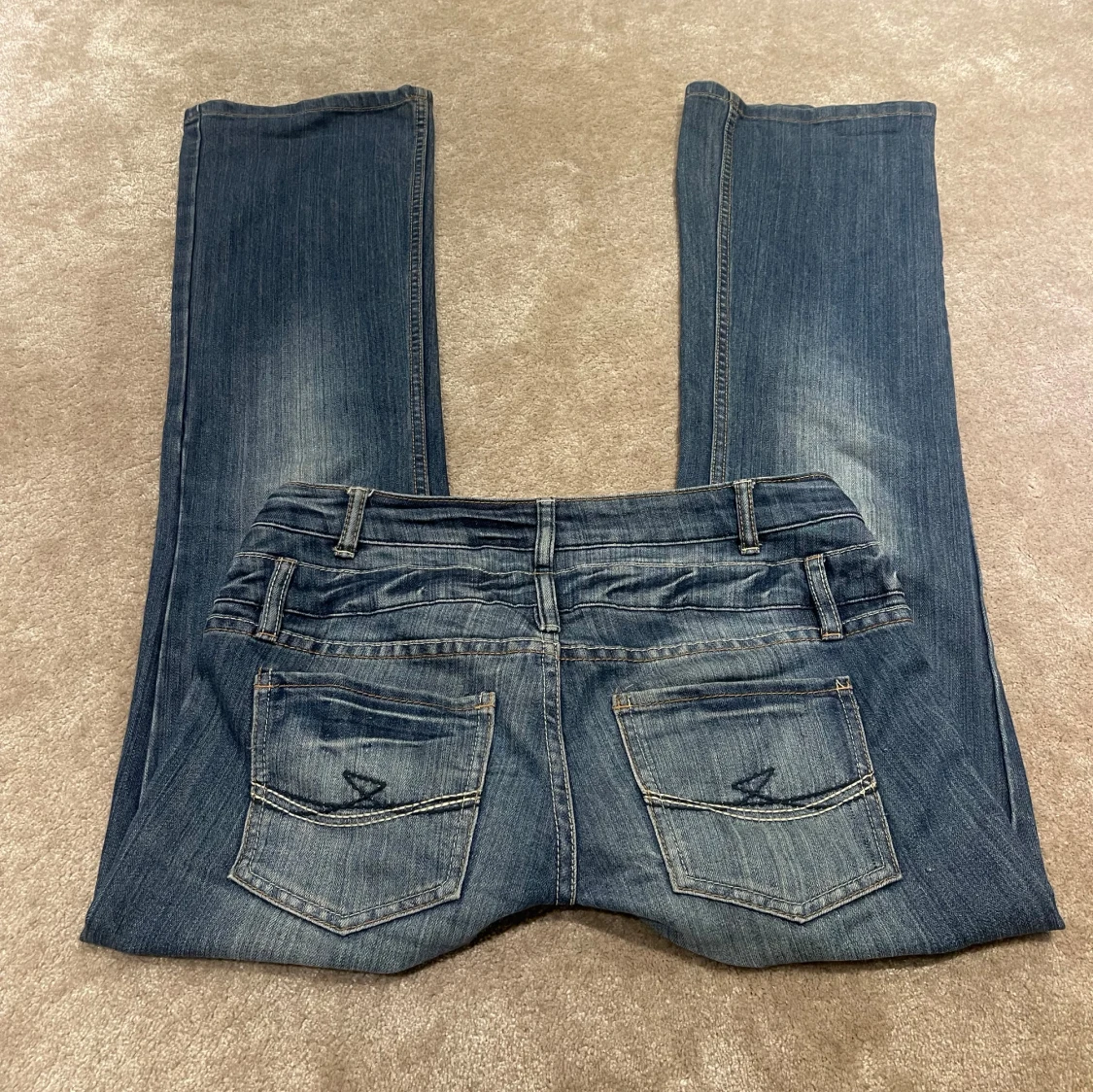 Blå bootcut jeans - 2