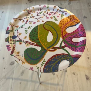 Svenskt tenn bord  - Detta brickbord är inte använt 