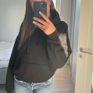 Hoodie - Säljer denna hoodie i nyskick, från bikbok  Nypris:399kr