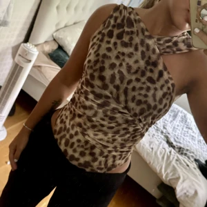 Super fin topp från zara - Köptes för 2 veckor sen inte används. Super fin storlek S🩷