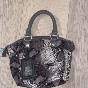 George Gina Lucy väska - Bra skick