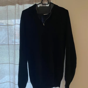John henric half zip  - Half zip tröja från john henric  Storlek M  Bra skick!